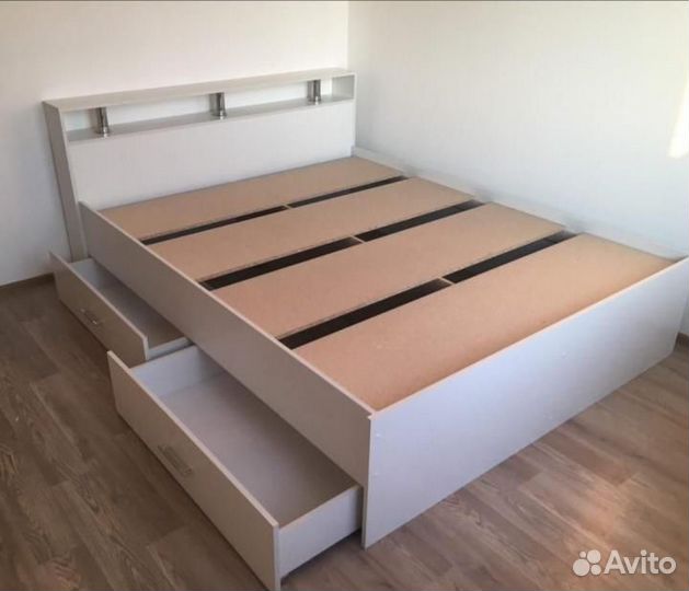 Спальный гарнитур Уют белый