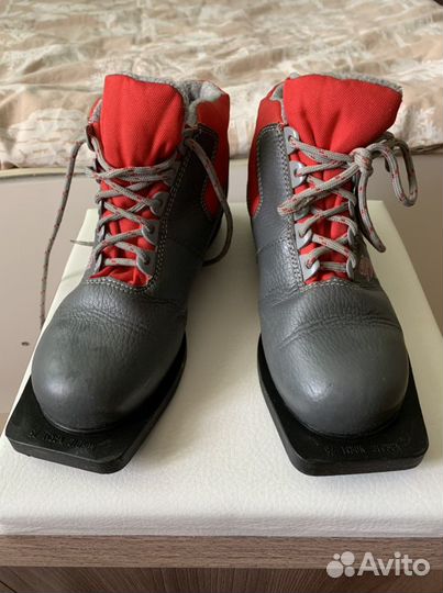 Лыжные ботинки