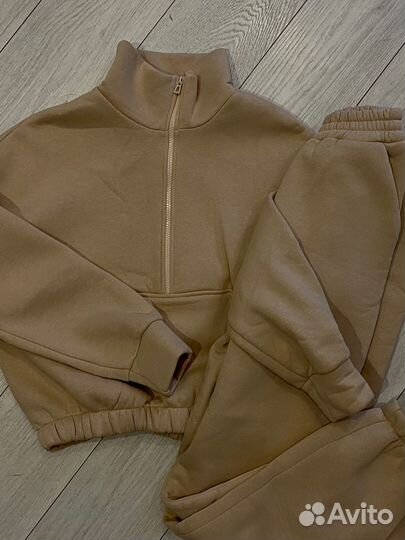 Спортивный костюм женский