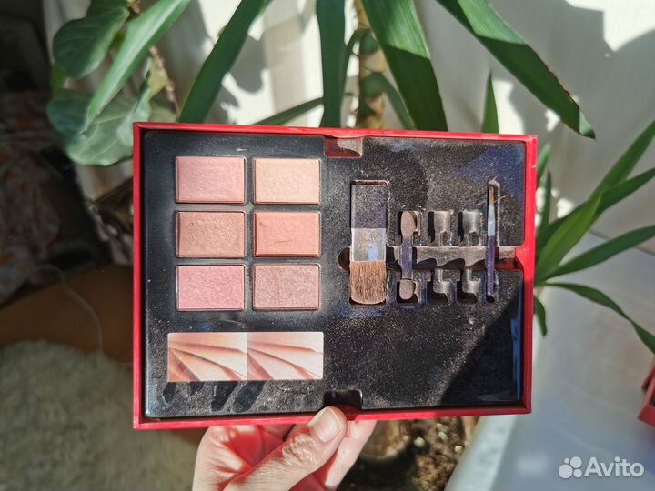 Палитра теней Yves Rocher