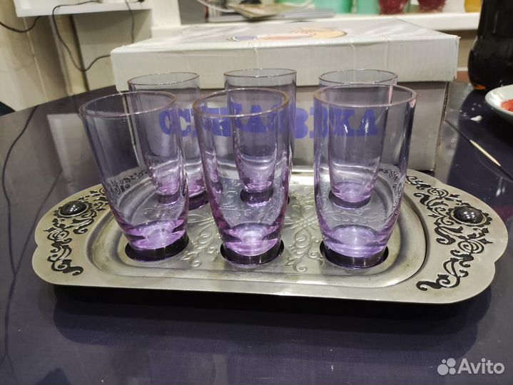 Поднос со стопками