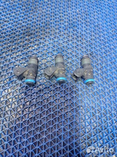 Топливная форсунка Renault Logan седан K7J 2007