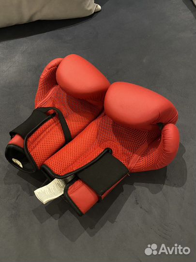 Боксерские перчатки 14oz