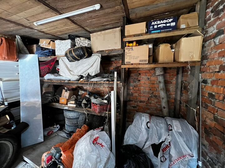 Гараж, > 30 м²