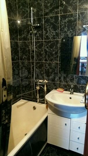 2-к. квартира, 57 м², 3/5 эт.