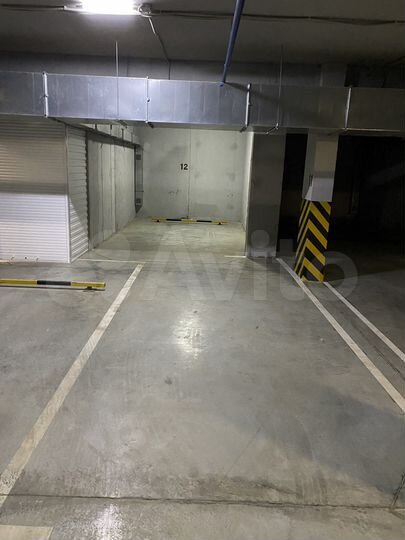 Машиноместо, > 30 м²