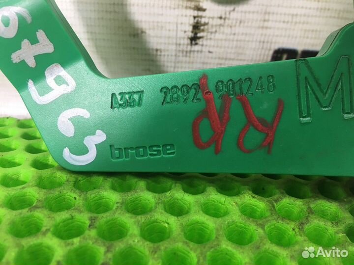 Моторчик регулировки подголовника сиденья передний