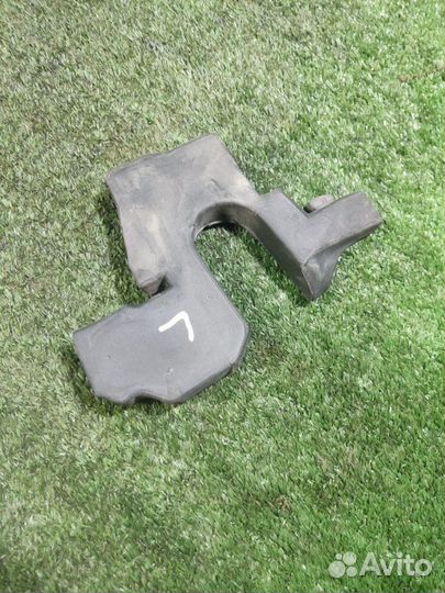 Уплотнитель капота на жабо левый Chery Tiggo 8 PRO