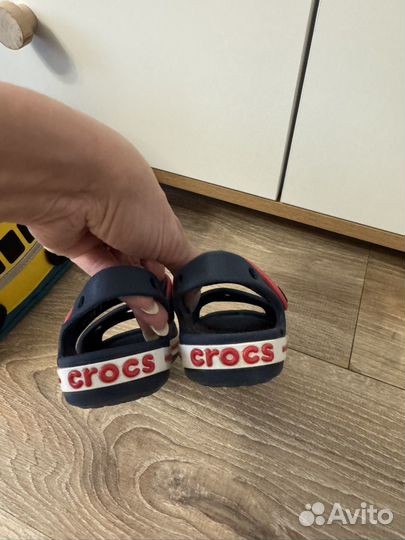 Сандали crocs c8
