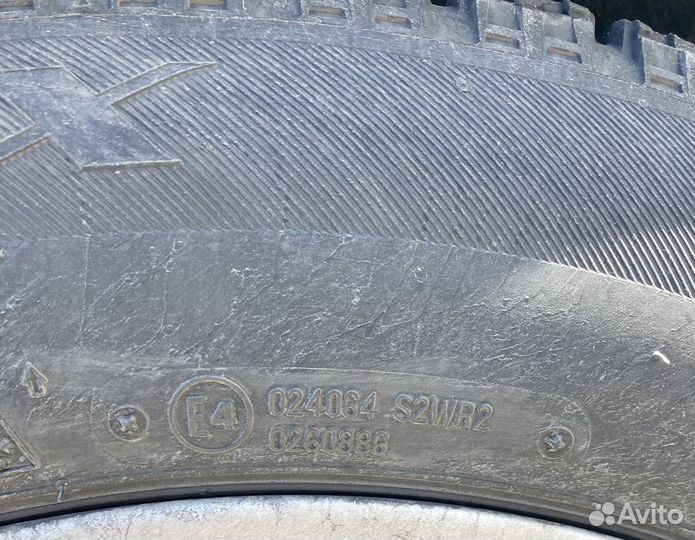 Bridgestone Blizzak VRX 235/55 R17 99S