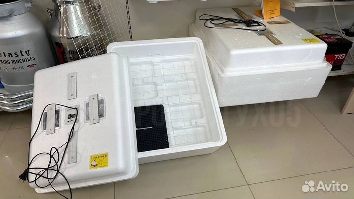 Инкубатор на 104 яйца Несушка