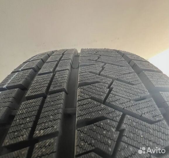 Triangle Snowlink PL02 245/45 R19 102V