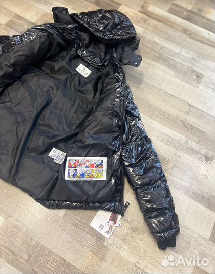 Глянцевый пуховик moncler