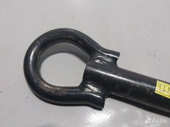 Буксировочный крюк Renault Logan седан K7MF 710