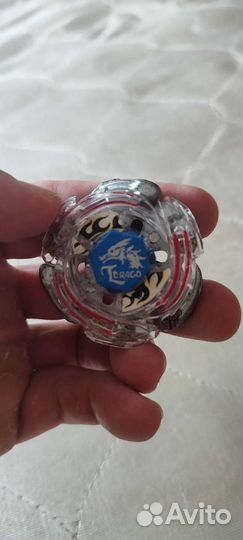 Beyblade Lightning L-Drago mid-fake metal fight