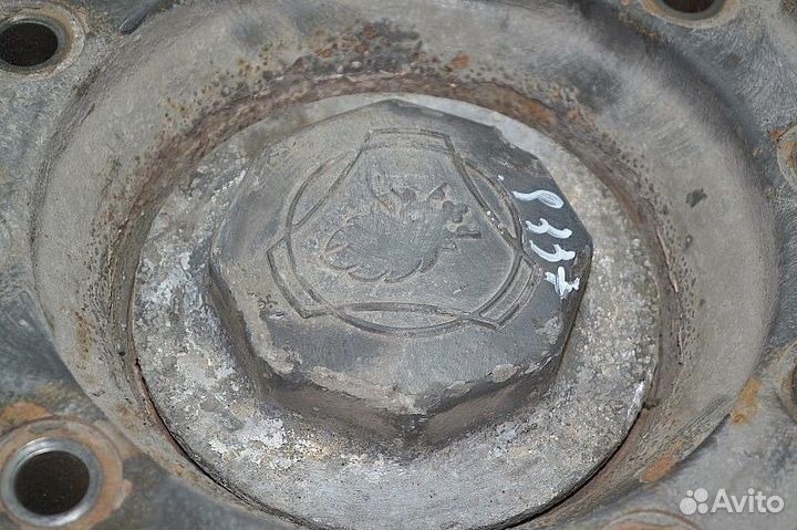 Ступица, дисковые тормоза, передний мост, правая s