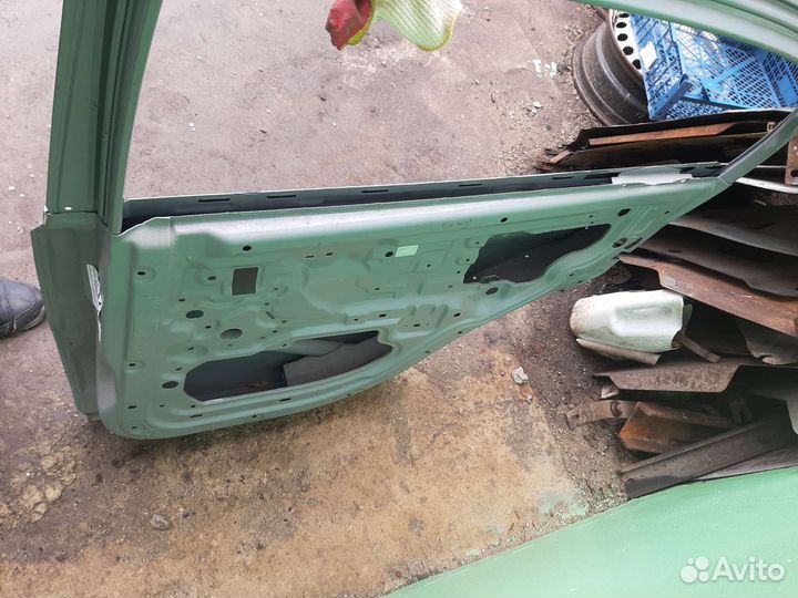 Новая дверь Kia Rio 1 / 2