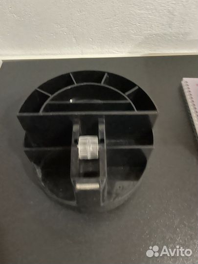 Вращающаяся подставка для канцелярских товаров