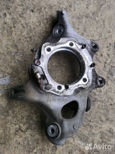 Кулак поворотный задний левый Mercedes-Benz