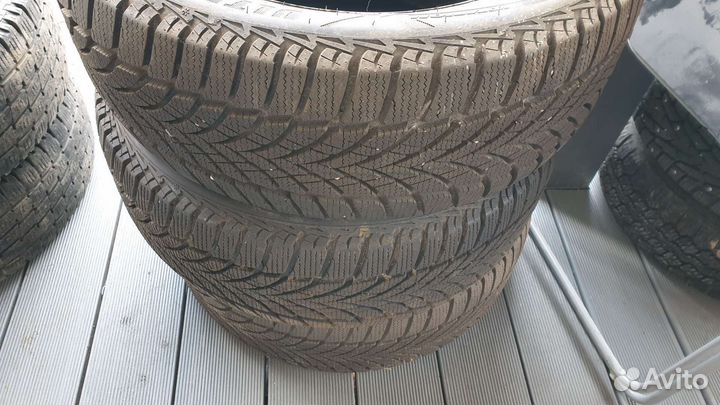 Goodyear UltraGrip Ice+ 215/50 R17 95T