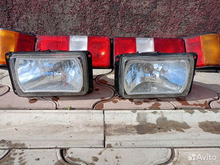 Фары стопари Волга 3102