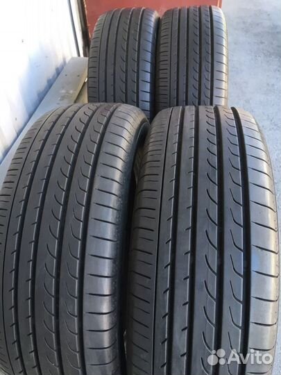 Yokohama BluEarth RV-01 215/55 R17