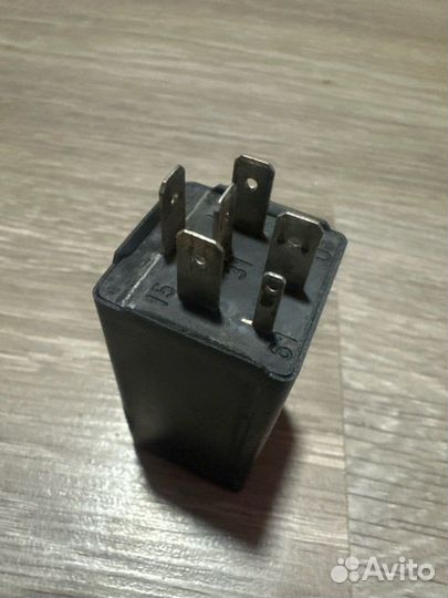 Реле Audi 80 B3 1989