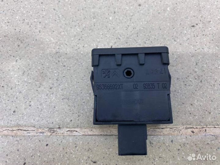 Кнопка корректора фар Citroen C4 II 2011