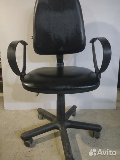 Компьютерное кресло