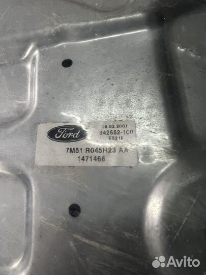 Кронштейн заднего стеклоподъемника Ford C-Max