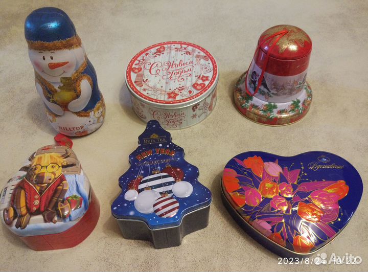 Жестяные банки из-под чая