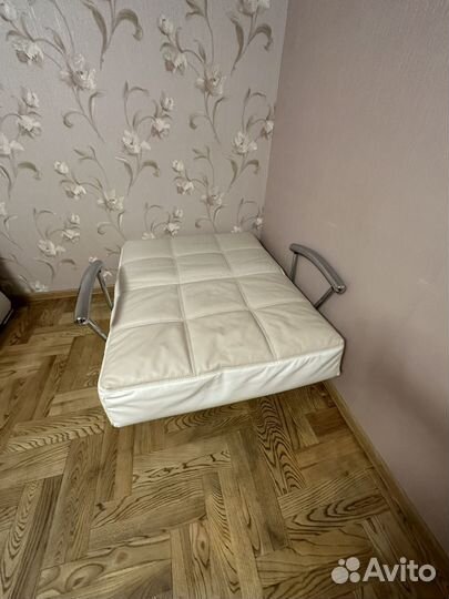 Кожаные кресла б/у