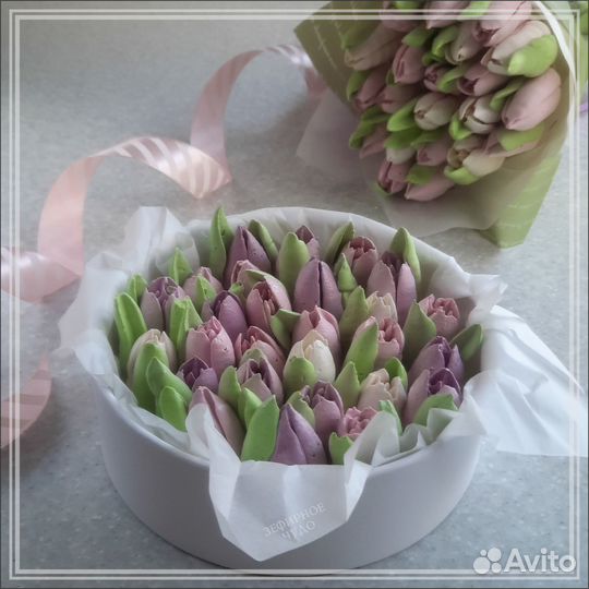 Зефирный цветы в круглой коробке / Сладкий подарок