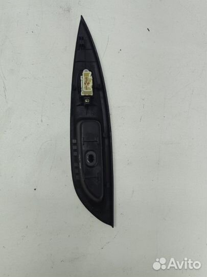 Накладка двери задняя правая задняя правая Mazda