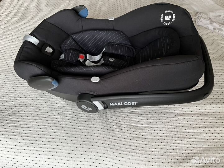 Новое автокресло + Адаптер (Maxi-Cosi Rock (0-0+)