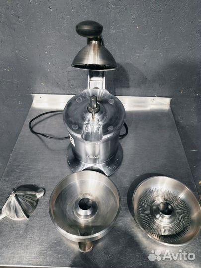 Соковыжималка для цитрусовых Bork Z800