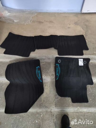 Автомобильные коврики на Toyota Prius ZVW50