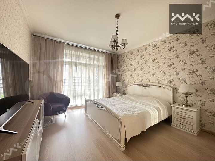 3-к. квартира, 100 м², 2/8 эт.