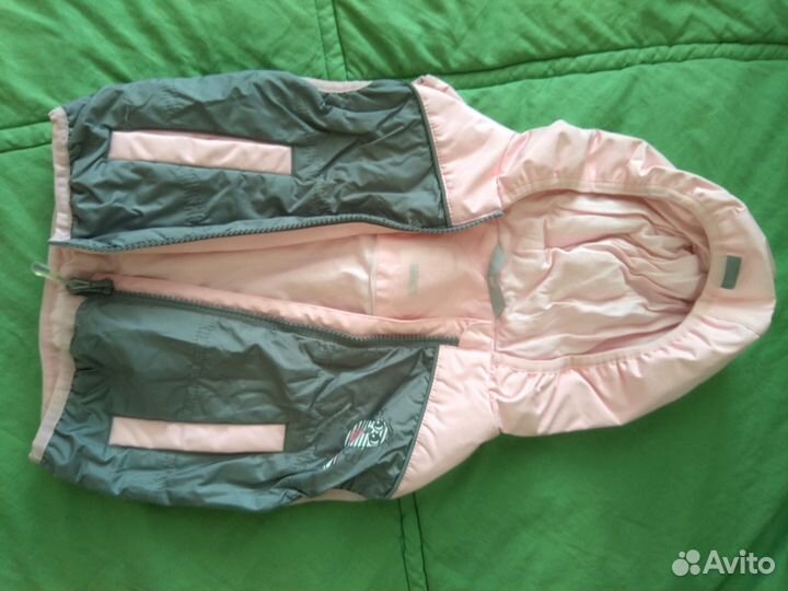 Безрукавки, жилетки