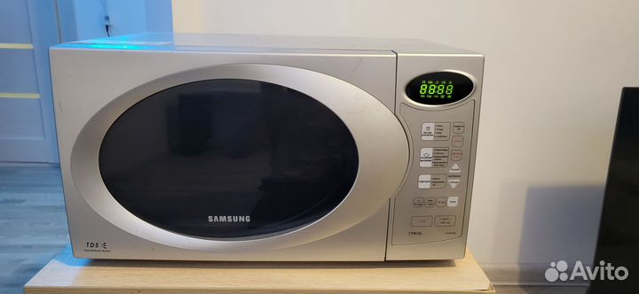 Микроволновая печь Samsung ce28gnr-s(б/у)