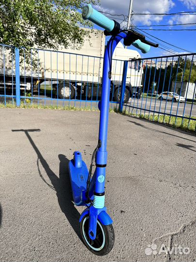 Электросамокат Ninebot eKickscooter Zing E8 (Blue)