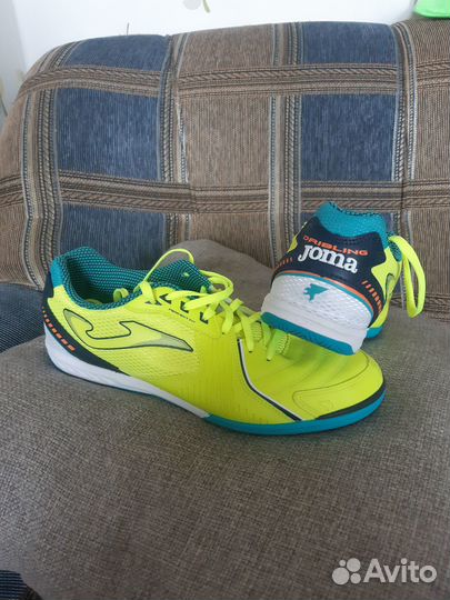 Футбольные бутсы