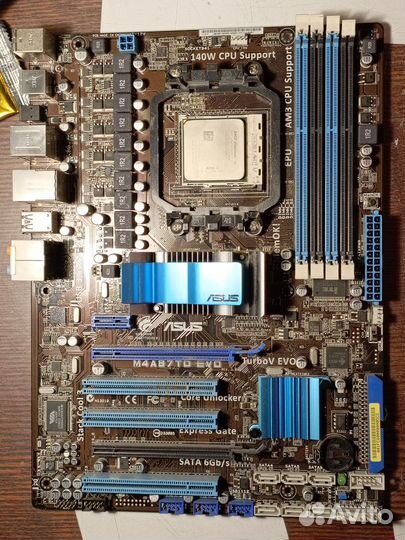 Материнская плата с процессором и памятью