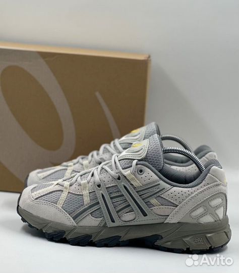 Удобные кроссовки Asics Sonoma