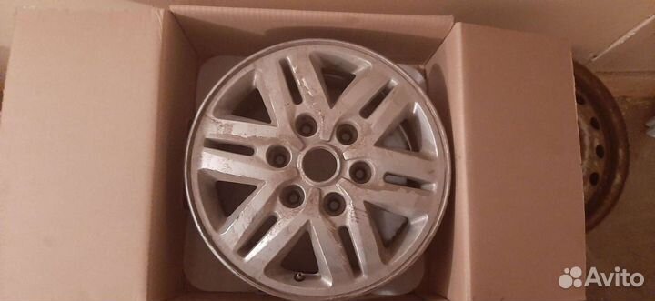 Оригинальный литой диск Hyundai H1 2016г