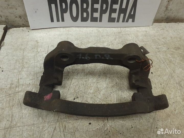 Скоба суппорта переднего Audi A4 B5 (1994-2000)