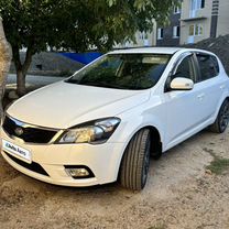 Kia Ceed 1.6 AT, 2010, 270 000 км, с пробегом, цена 950 000 руб.