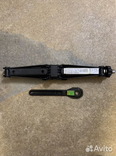 Домкрат фирменный Mercedees-Benz