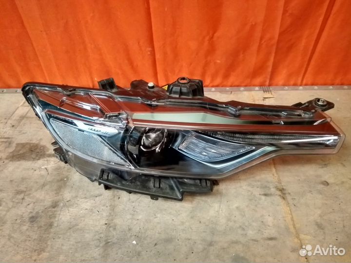 Фара передняя правая Maserati Levante