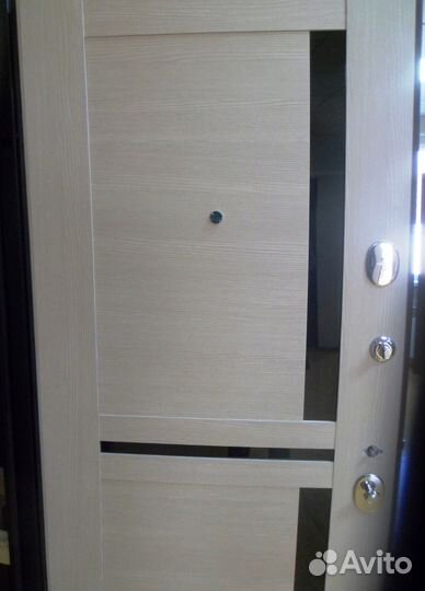 Дверь входная 